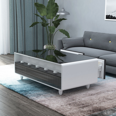 Réfrigérateur avec lecteur audio intégré et charge sans fil