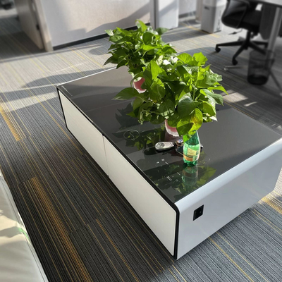 Réfrigérateur intelligent de 100 à 149 litres avec charge sans fil et table de port USB de type C