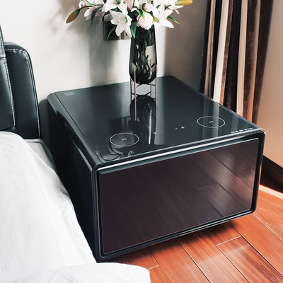 Meubles de salon intelligents Mini Table de côté avec haut-parleur Refrigerateur de chargeur sans fil
